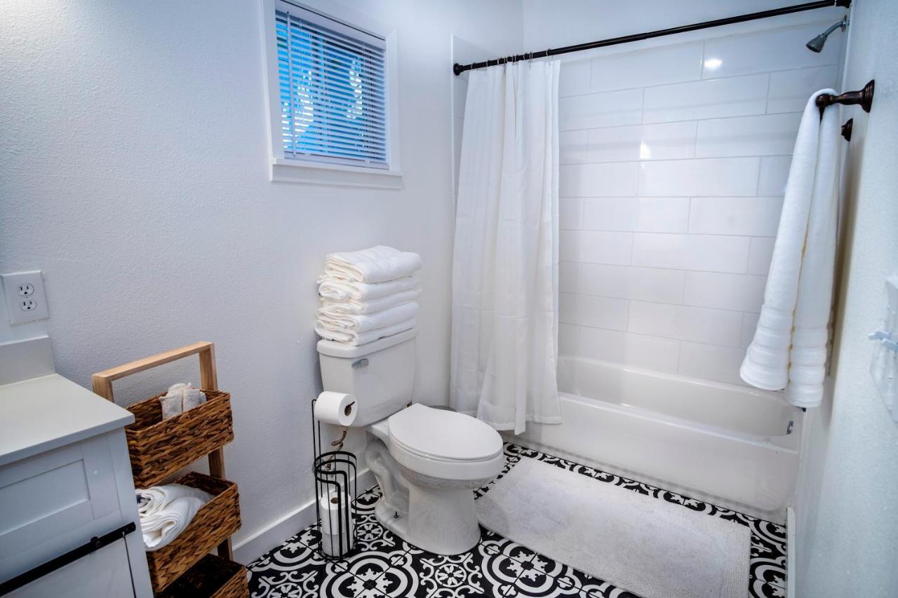 Downtown View Cozy 2Br1Ba Home Sleeps 8 San Antonio Exteriör bild