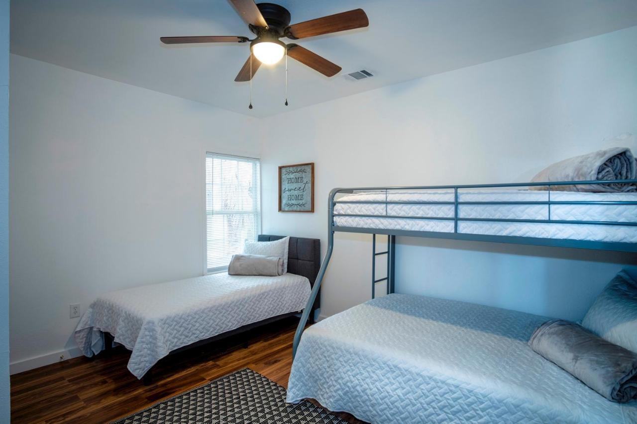Downtown View Cozy 2Br1Ba Home Sleeps 8 San Antonio Exteriör bild